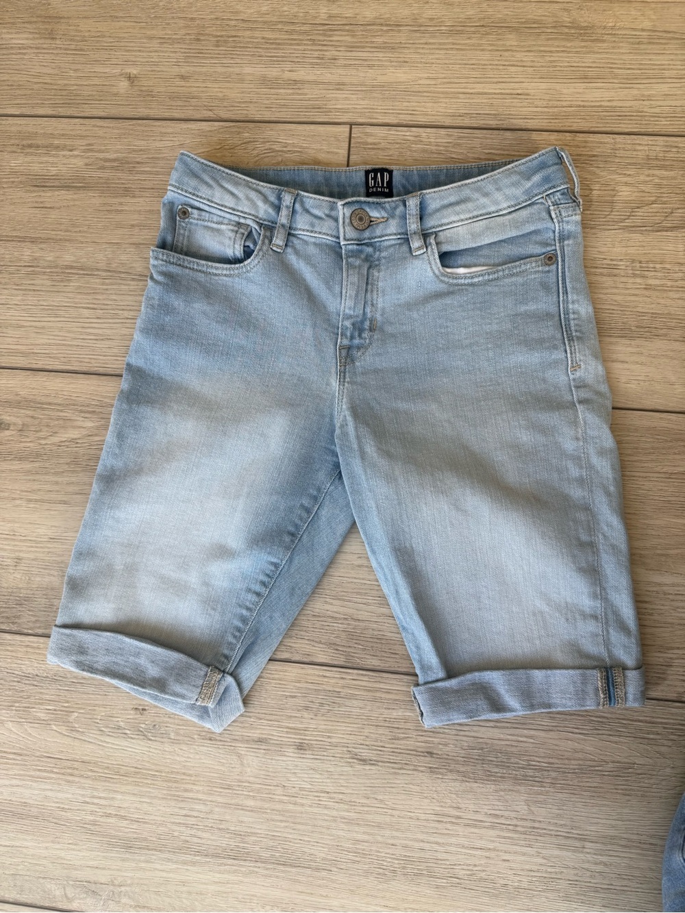GAP Denim Bermuda Shorts in Light Blue Wash Size 12